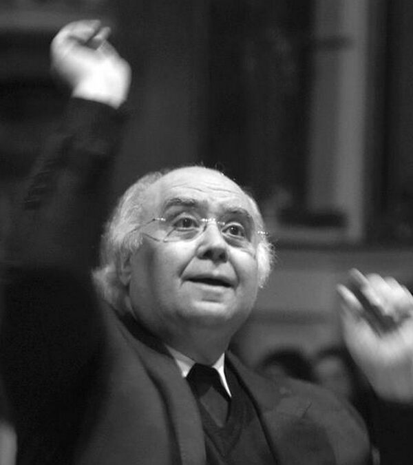 Portuguese Federation of Pueri Cantores honors Cón. Ferreira dos Santos